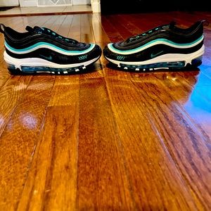 Nike kids grade school air max 97 SE shoes size 4Y